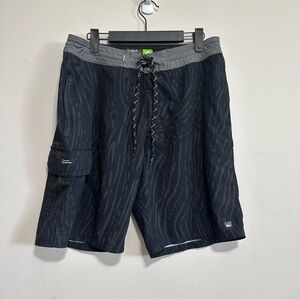 Quiksilver Waterman Black and Gray Swim Shorts Mens Size 32 NWOT Angler Ripples